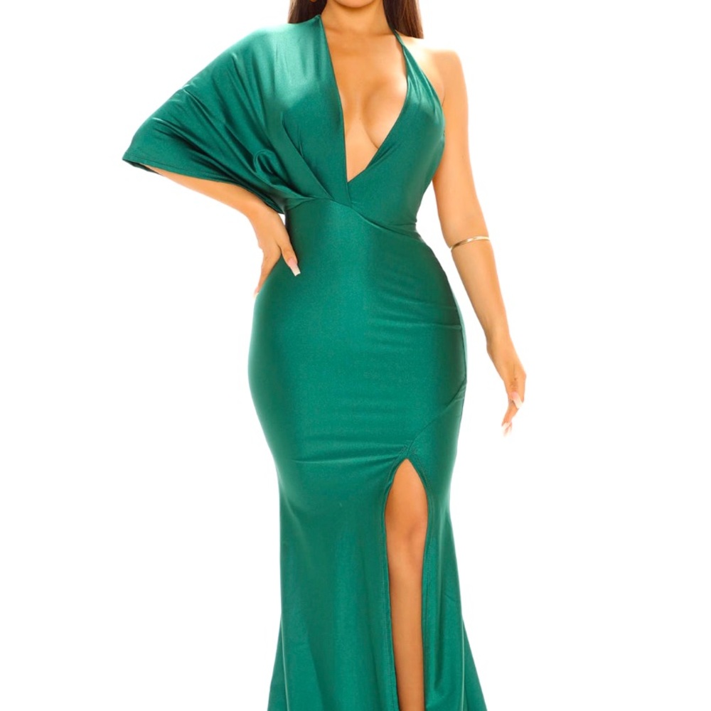 Walk of fame maxi dress from fashion nova!